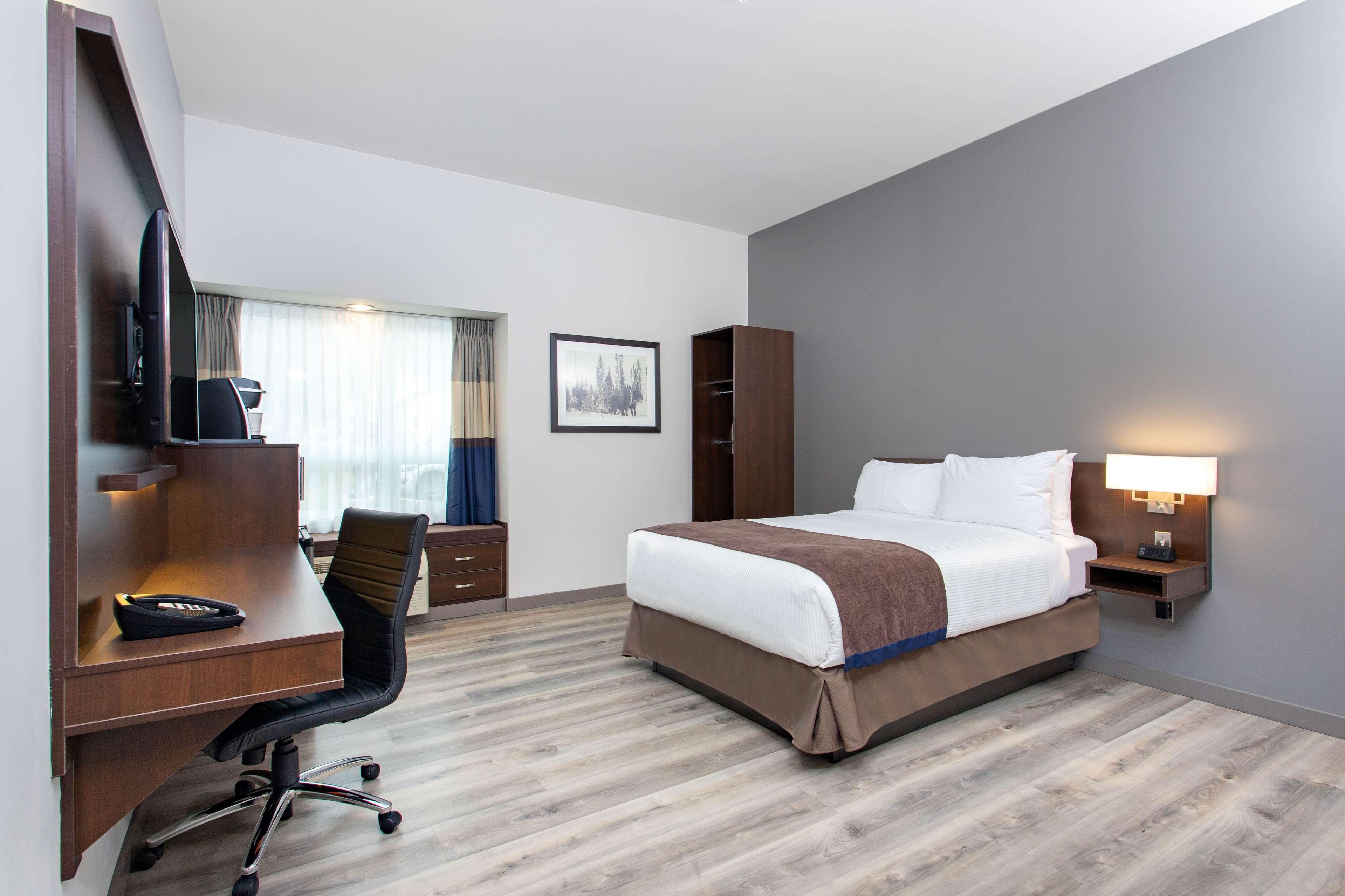 Microtel Inn & Suites By Wyndham Portage La Prairie Exterior photo
